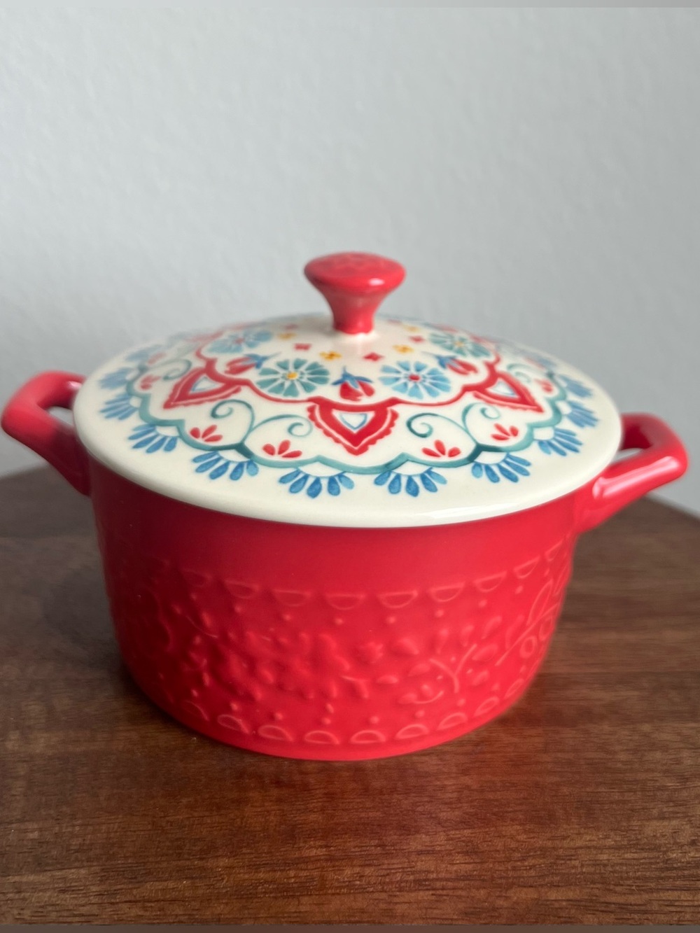 Brand new Pioneer Woman Mazie 14.4-Ounce Mini Casserole Dish